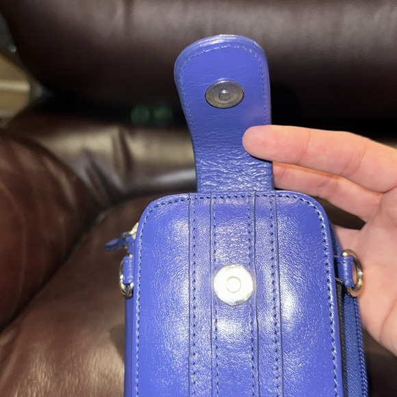 NWOT Danier Leather Crossbody Wallet - Picture 7 of 14